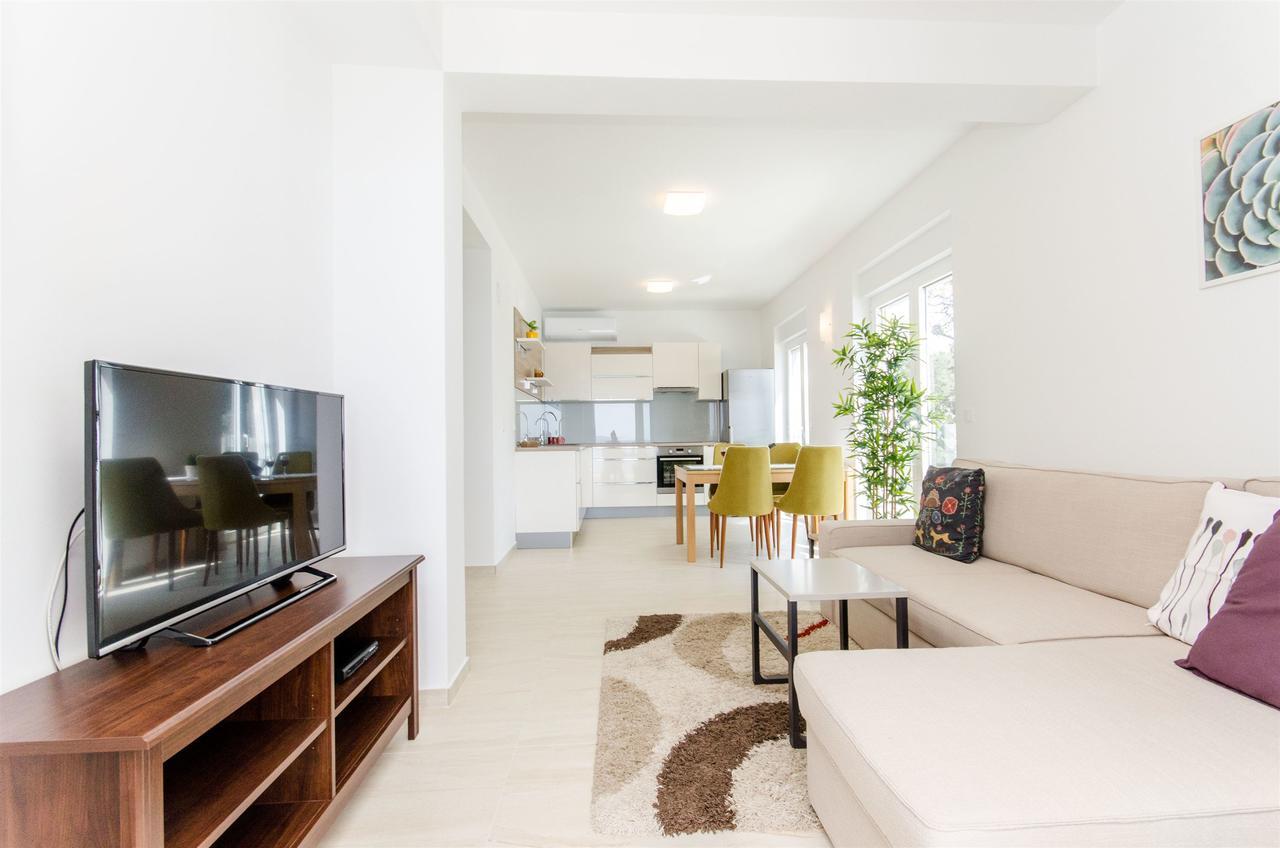 Apartments Branimir Mandre Exterior photo