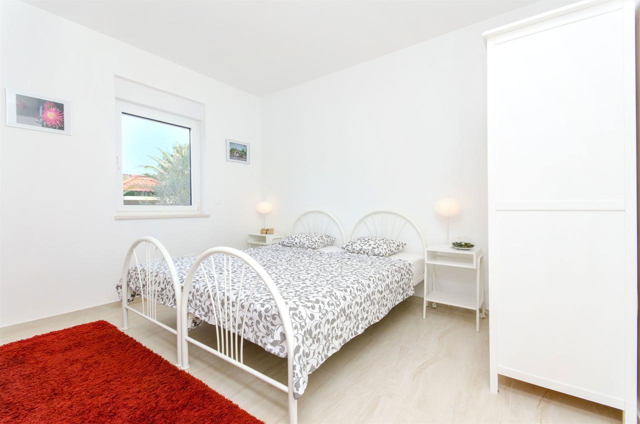Apartments Branimir Mandre Exterior photo